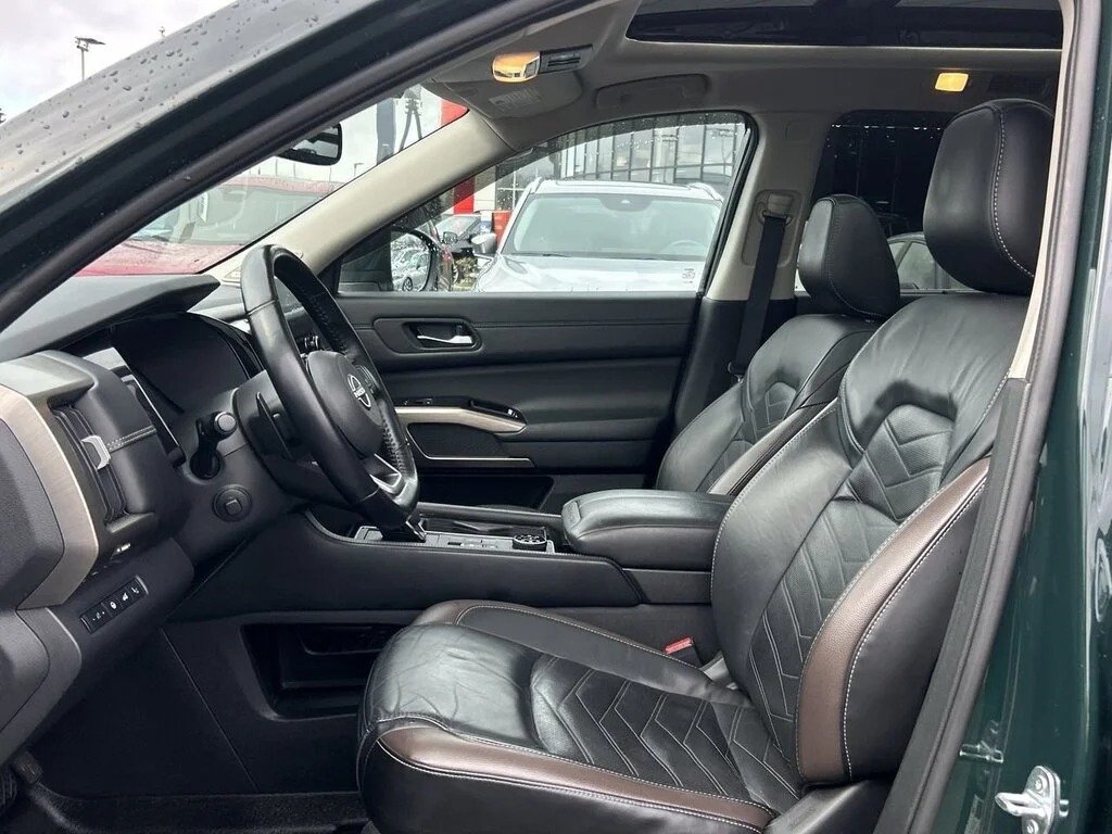 Used 2022  Nissan Platinum V6 4x4 at Dilawri Certified   Local BC image 19