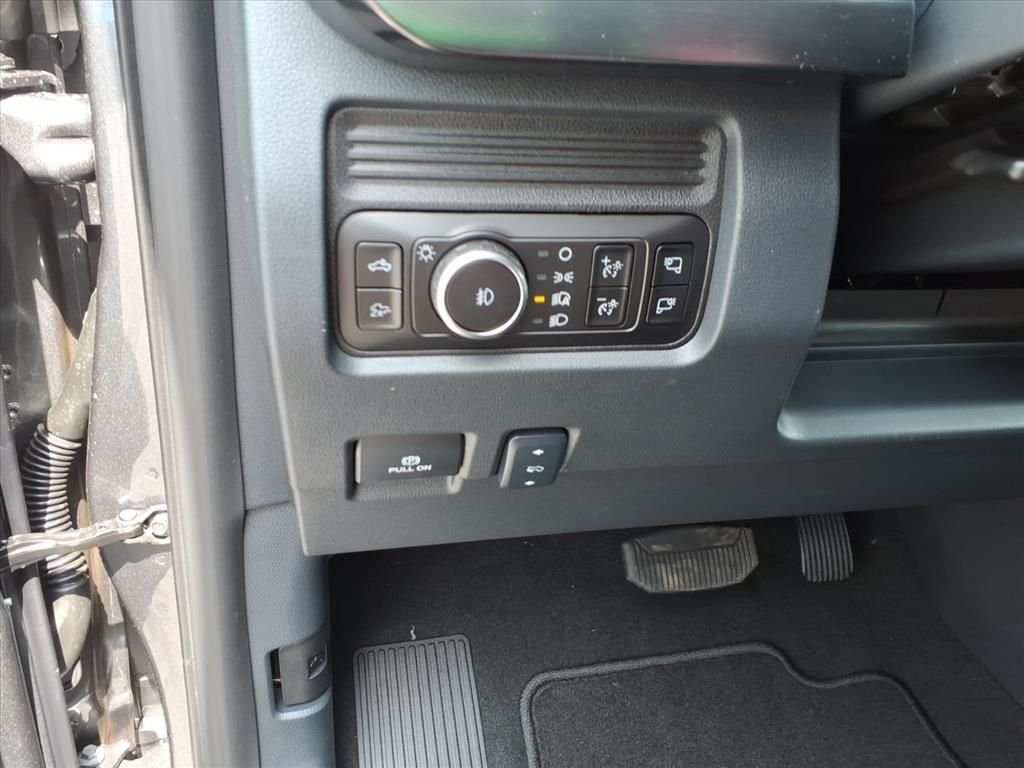 New 2026 Carbonized Gray Metallic Ford F-350® Lariat® image 17
