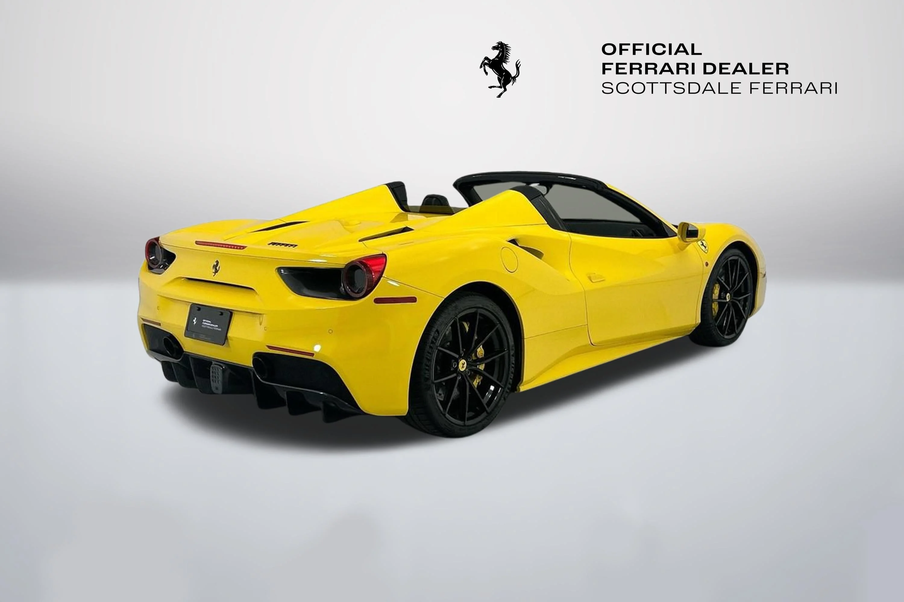 Used 2017 Giallo Modena Ferrari  image 5