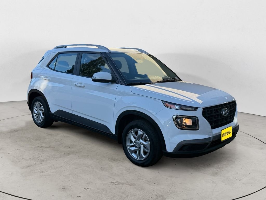Used 2023 White Hyundai SEL image 3