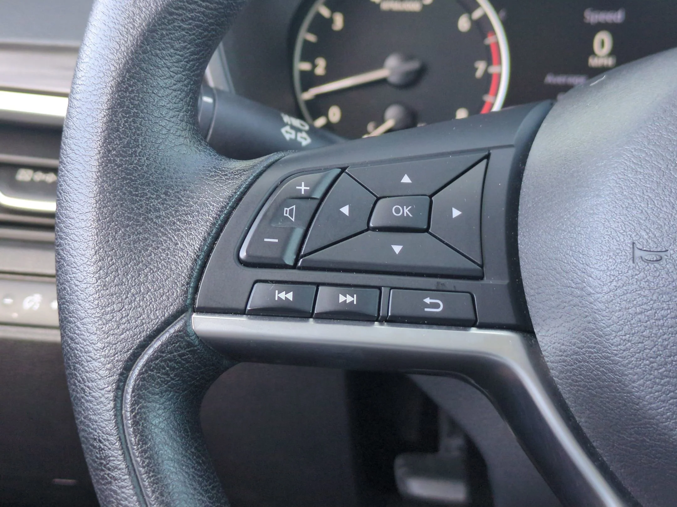 2025 Nissan Altima SV - Photo 16