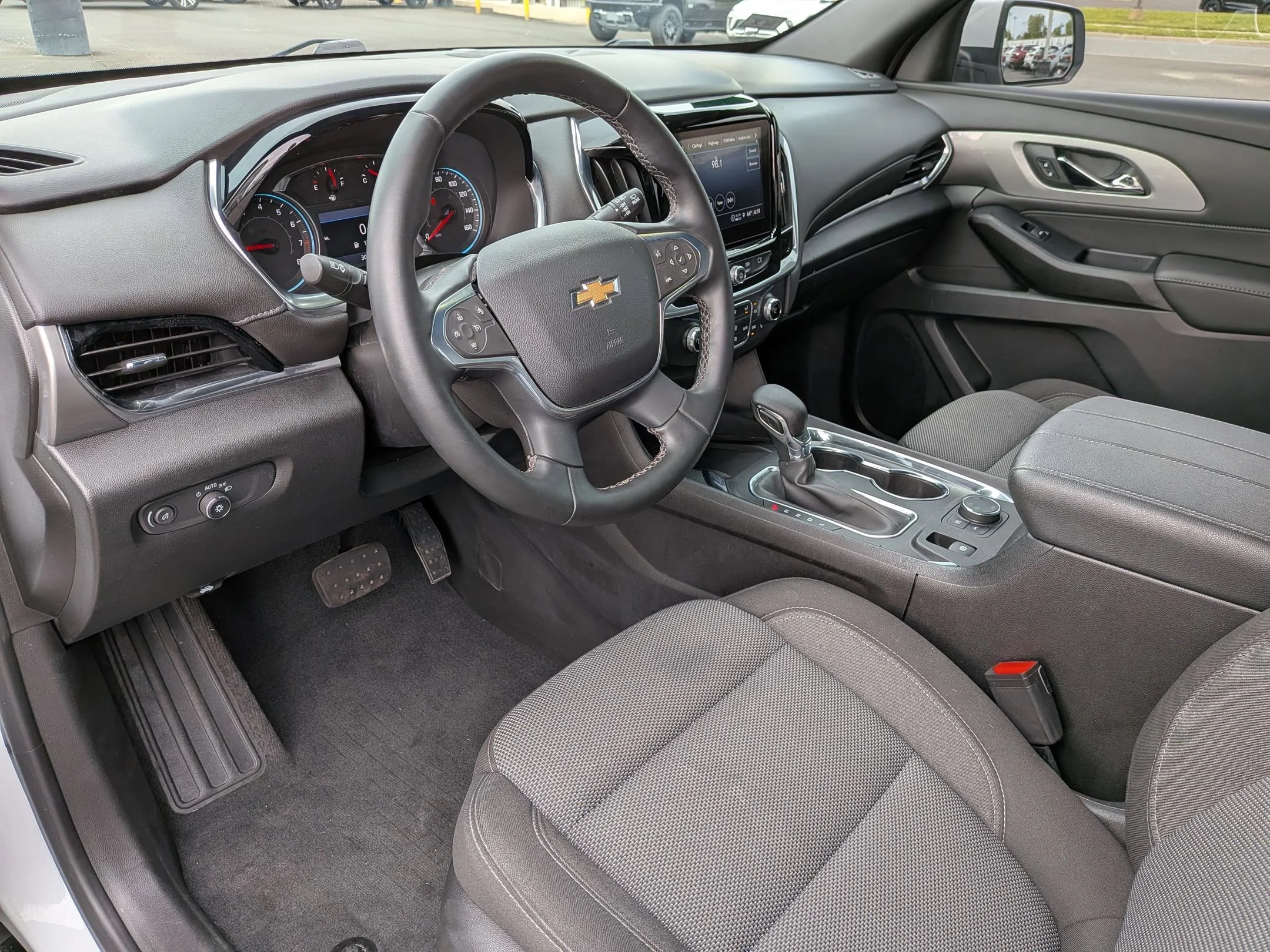 Used 2023 Summit White Chevrolet LT Cloth image 9