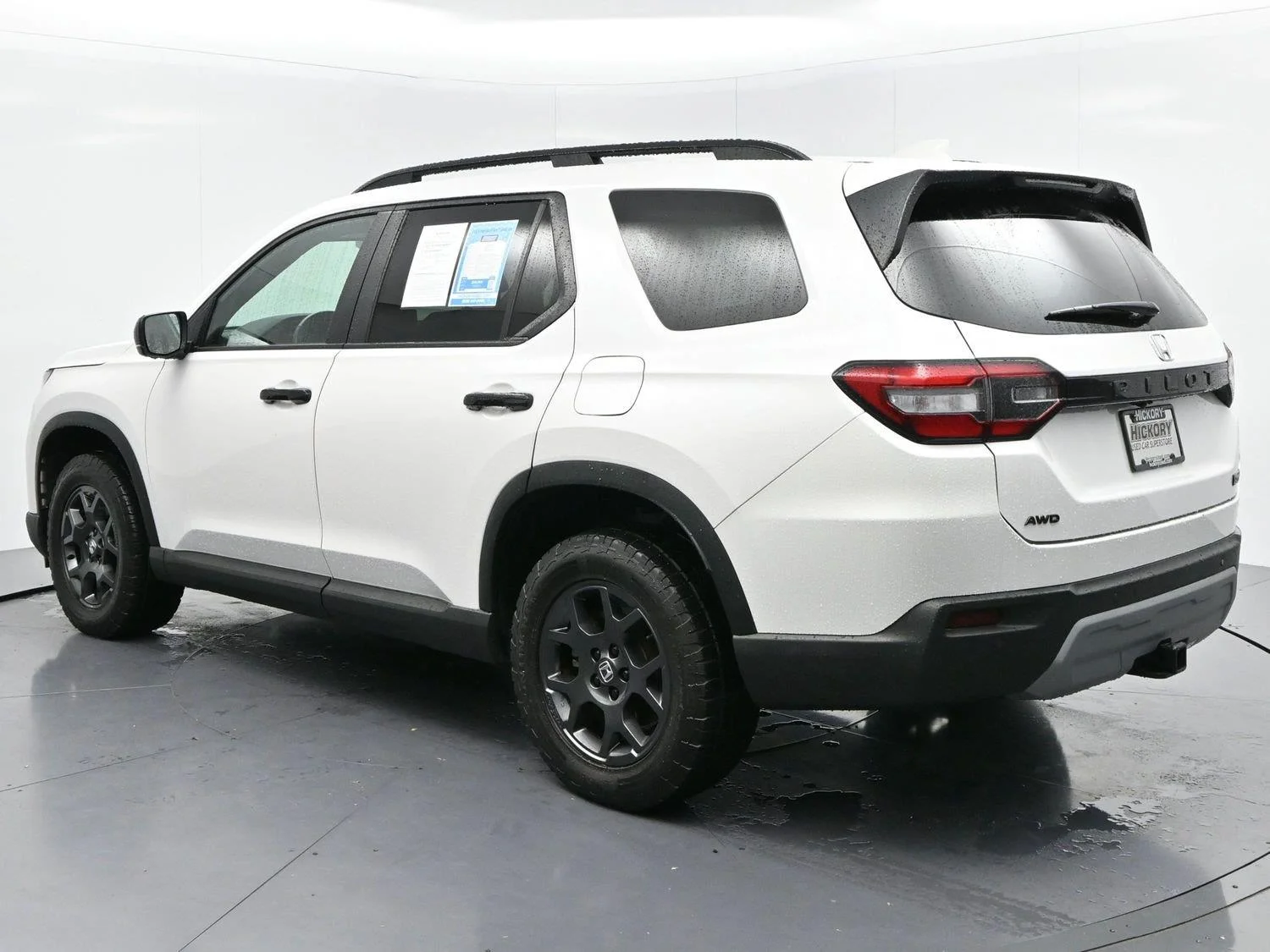 Used 2024 Platinum White Pearl Honda TrailSport image 5