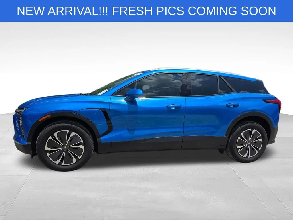 Used 2024 Riptide Blue Metallic Chevrolet LT image 3