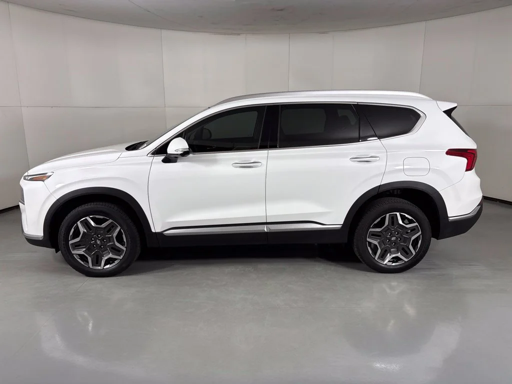 Used 2023 White Hyundai Limited image 5