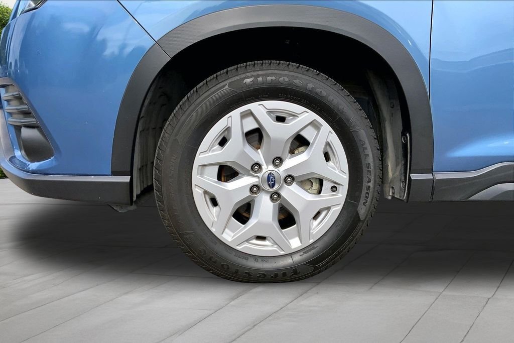 Used 2023 Blue Subaru Base image 32