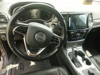 Used 2020 Granite Crystal Metallic Clearcoat Jeep Overland image 4