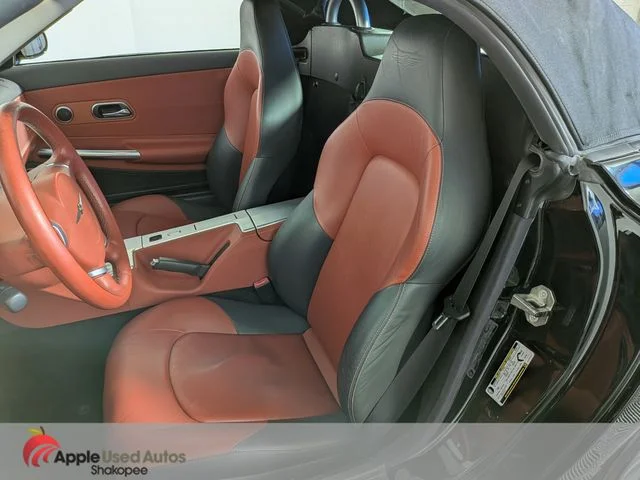 Used 2006 Black Chrysler Limited image 16