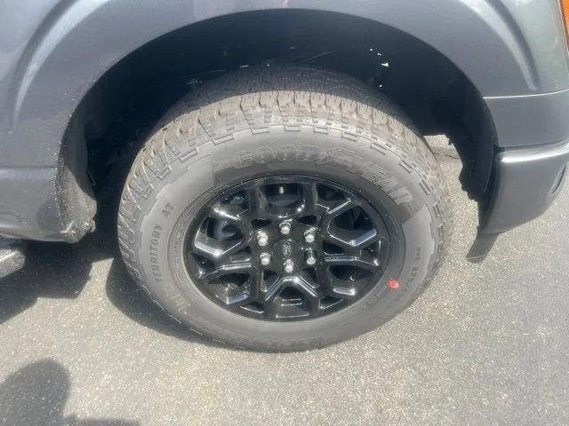 New 2026 Carbonized Gray Metallic Ford XLT image 4