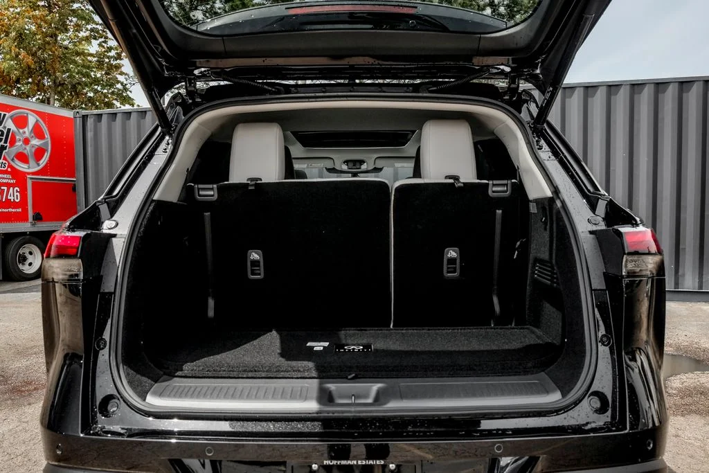 New 2027 MINERAL BLACK INFINITI Luxe AWD image 10