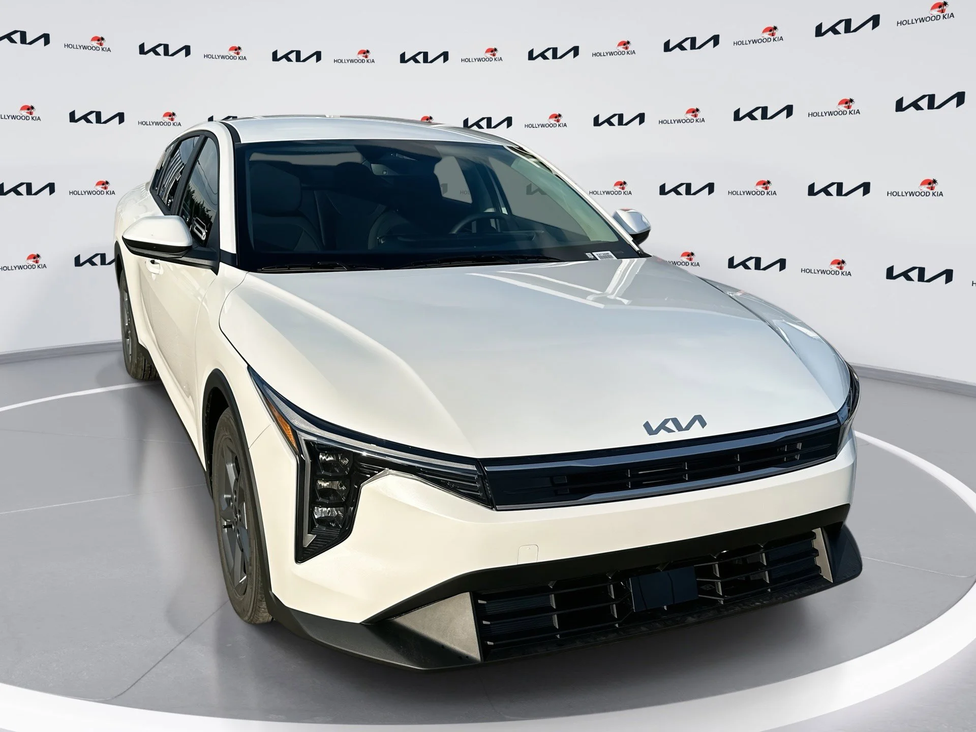 New 2026 Snow White Pearl Kia LXS image 1