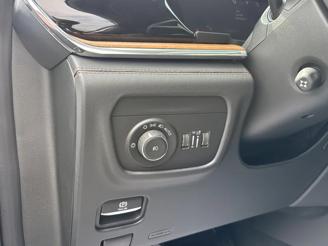 Used 2026 White Jeep Summit image 12