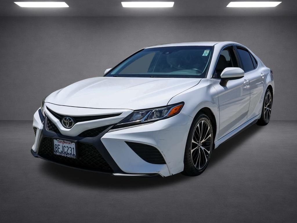 Used 2018 White Toyota SE image 7