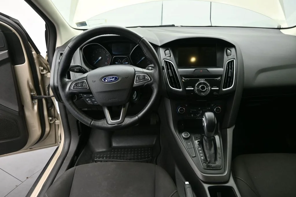 Used 2017 White Gold Metallic Ford SEL image 23