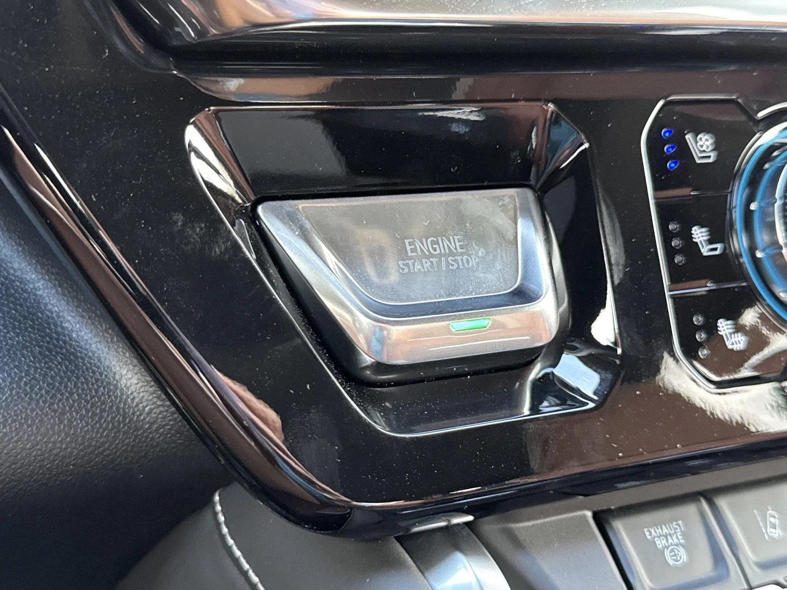 New 2026 Glacier White Tricoat GMC Denali Ultimate image 25