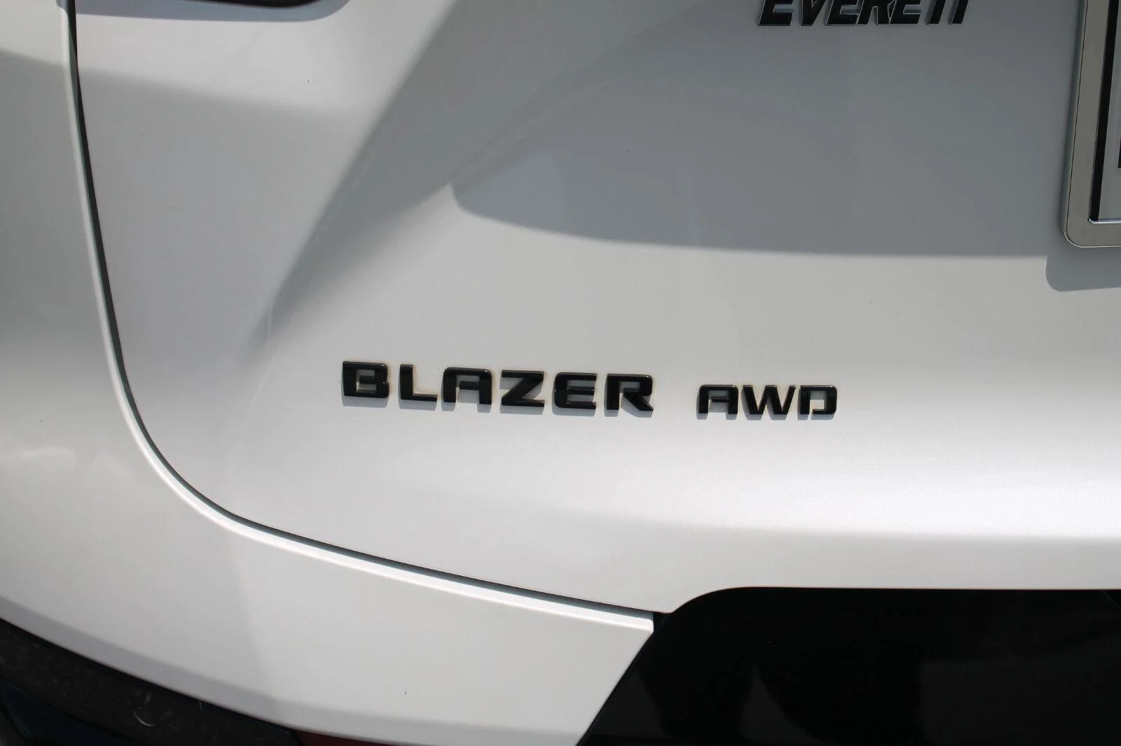 Used 2025 Iridescent Pearl Tricoat Chevrolet RS image 34