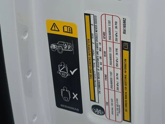 Used 2024 White Jeep Sahara 4xe image 27