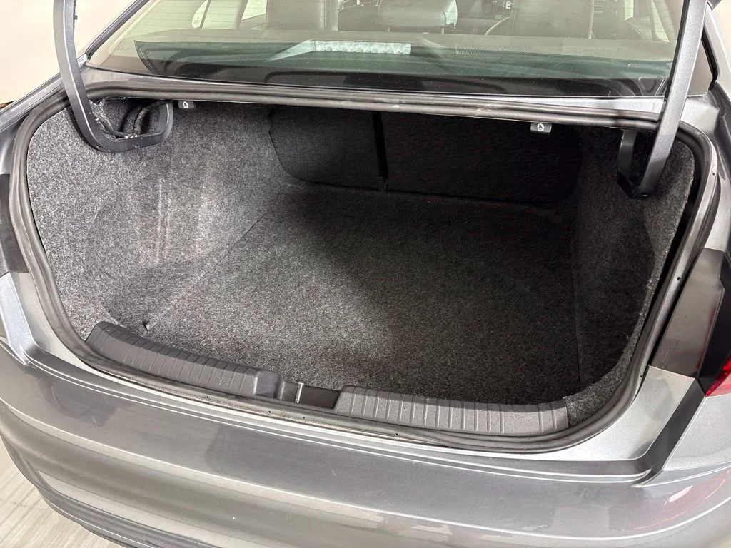 Used 2025 Gray Volkswagen 1.5T SE image 18
