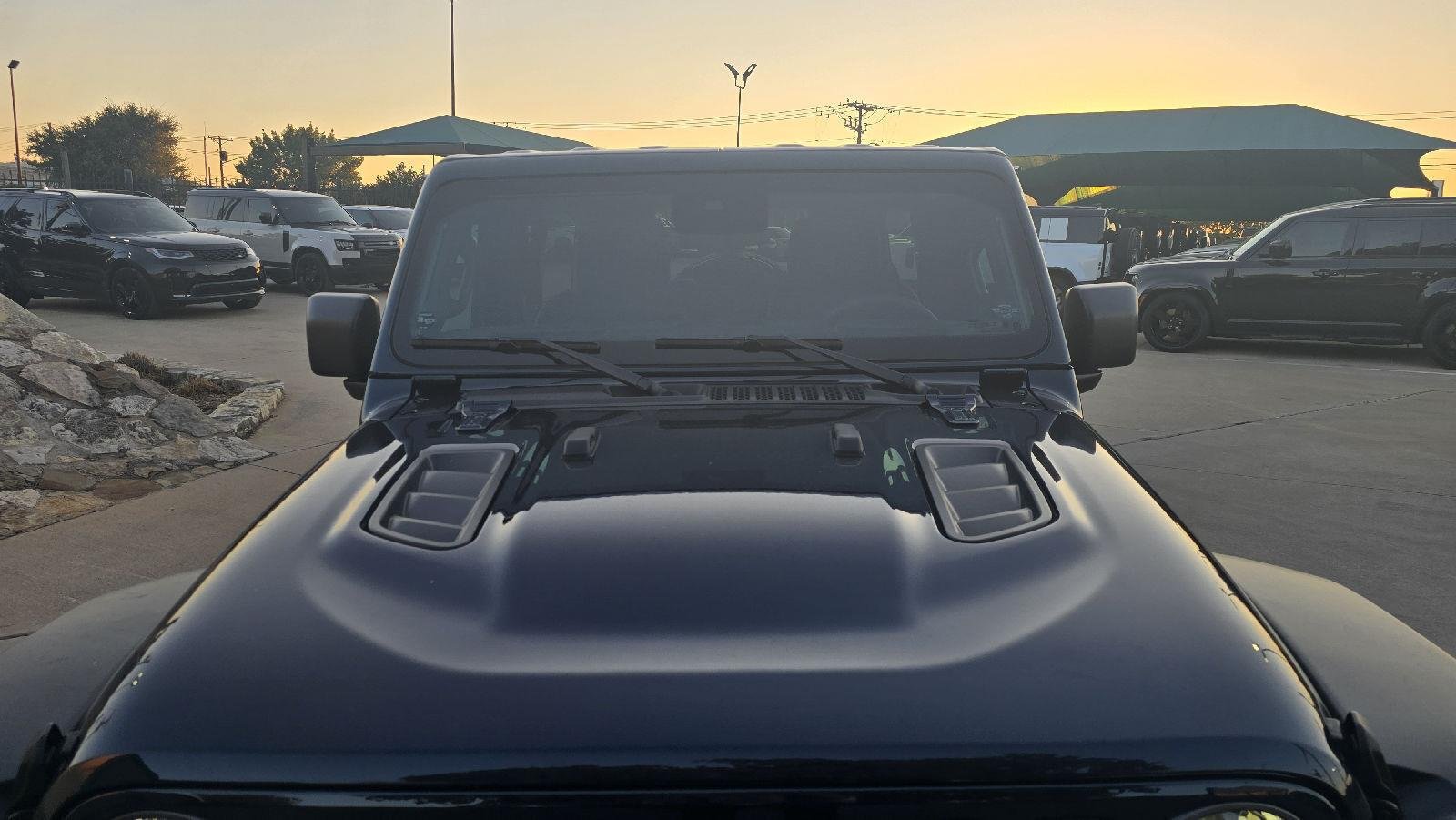 Used 2025 Fathom Blue Pearl Jeep Rubicon image 7