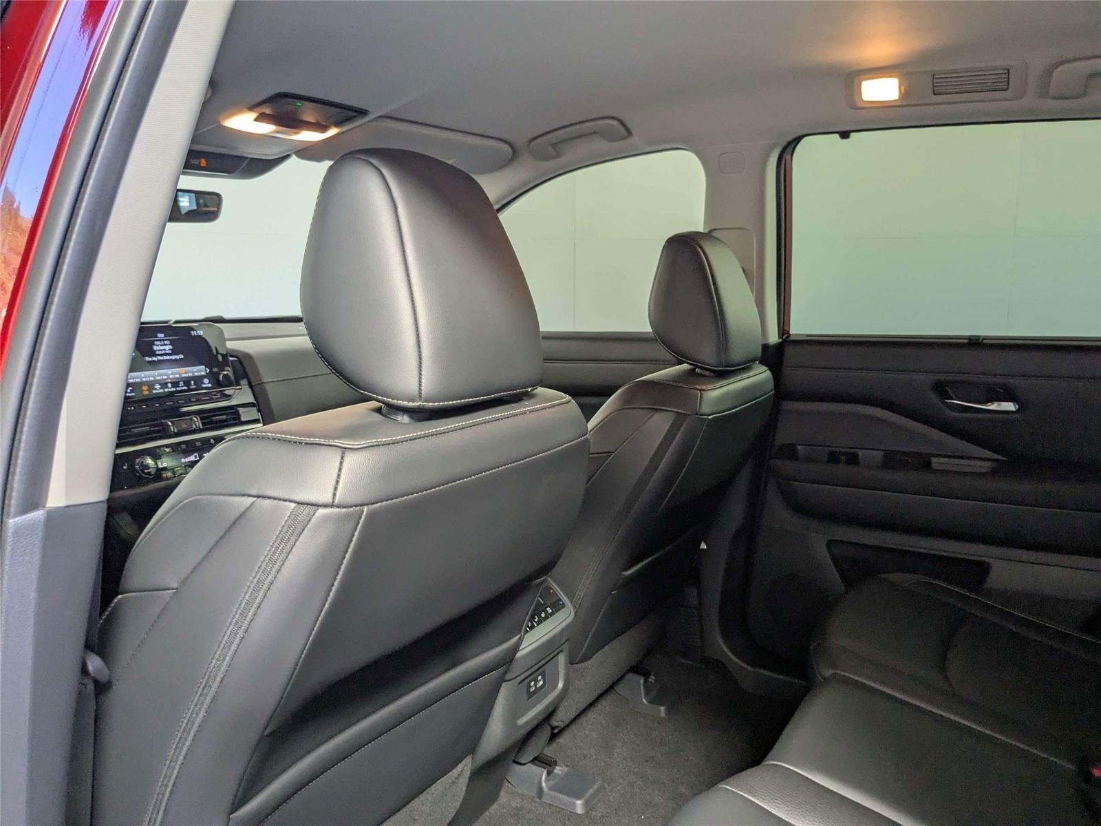 Used 2023 Scarlet Ember Tintcoat Nissan SL image 33