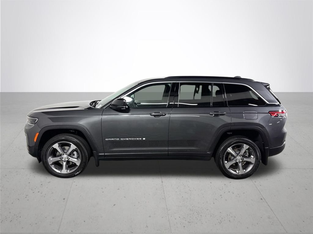 New 2026 Baltic Gray Metallic Clear-Coat Exterior Paint Jeep Limited image 9