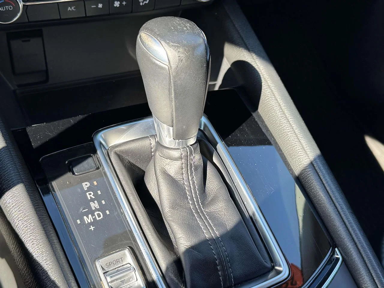 Used 2022 Deep Crystal Blue Mica Mazda 2.5 S Preferred image 32