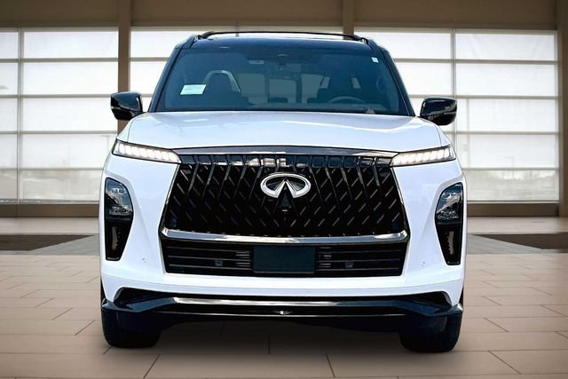 New 2027 2T RADIANT WHIT INFINITI SPORT image 3