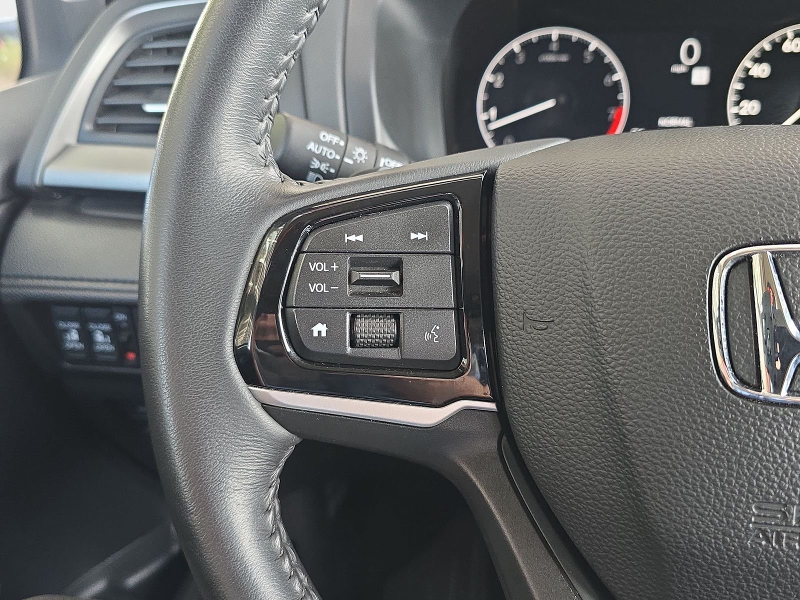 Used 2025  Honda EX-L image 20