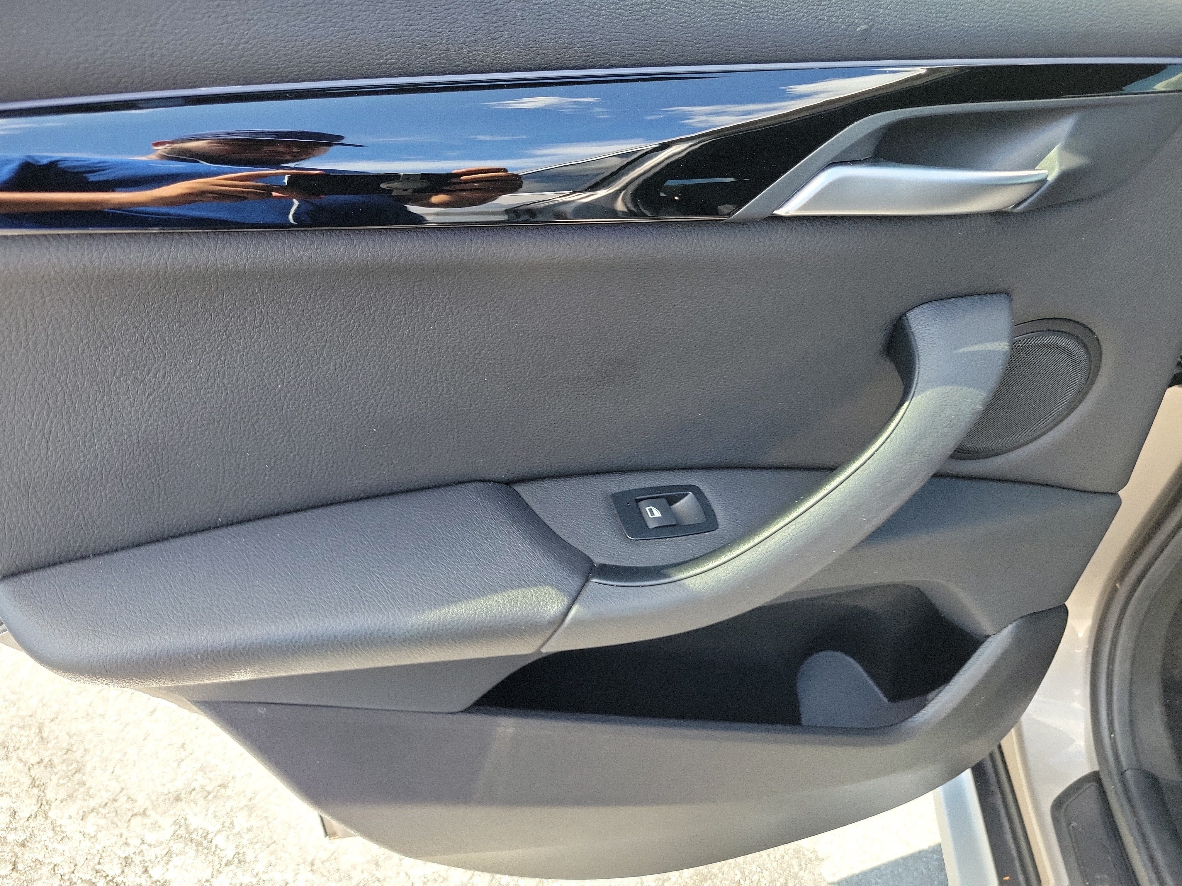 Used 2022 Cashmere Silver Metallic BMW sDrive28i image 12