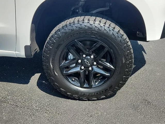 Certified Used 2020 SUMMIT WHITE Chevrolet LT Trail Boss image 8