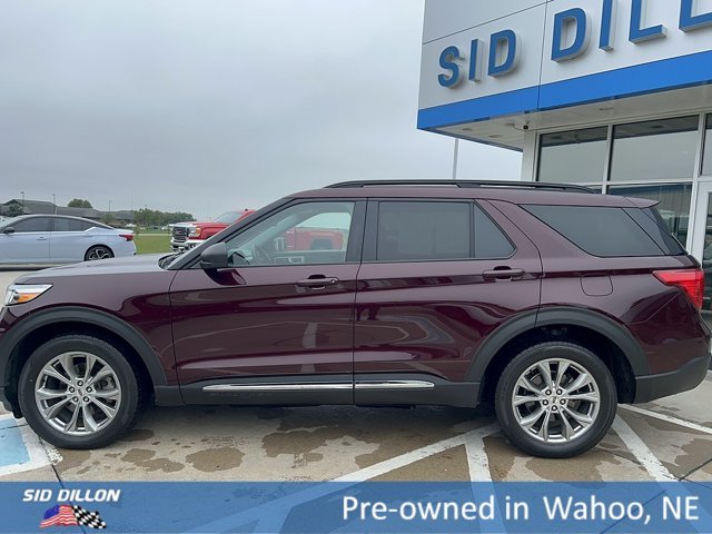 Used 2022 Burgundy Velvet Tinted Clearcoat Ford  image 2