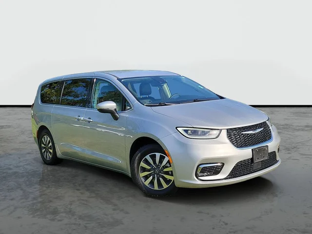 2023 Chrysler Pacifica Hybrid Touring L