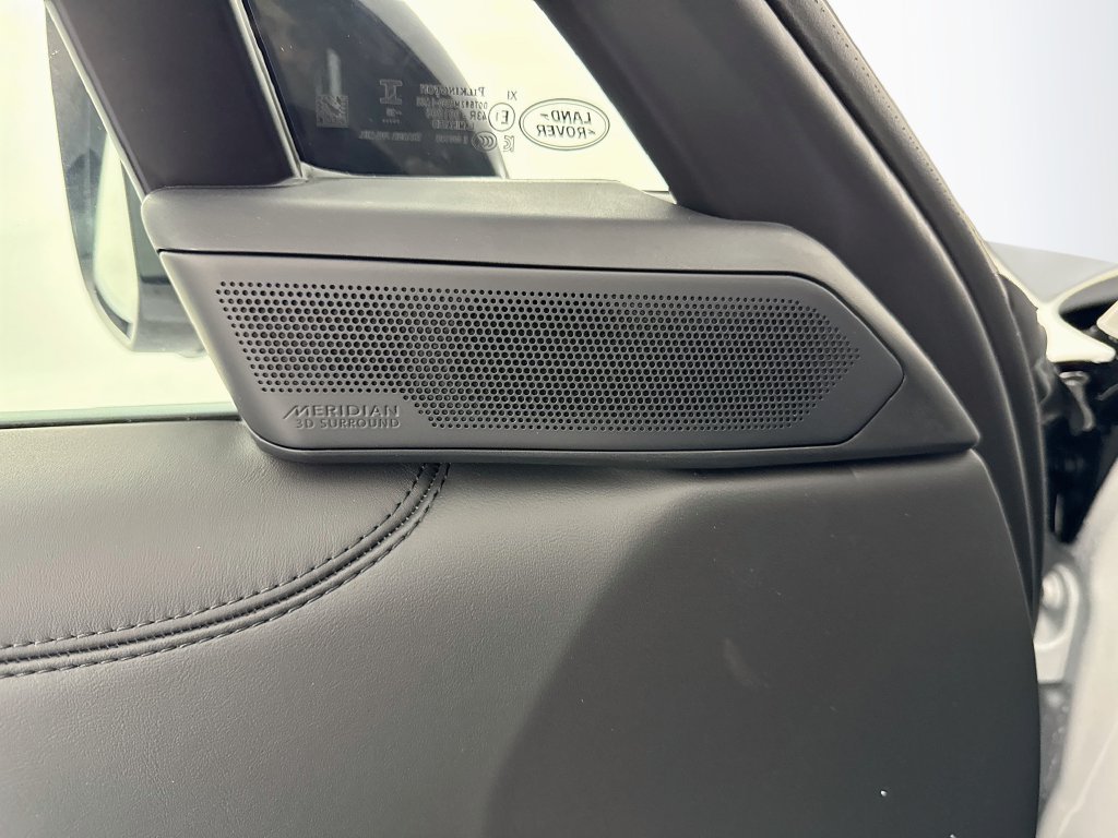 New 2027 Fuji White Land Rover SE image 19