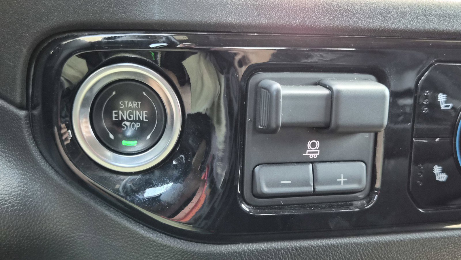 Used 2025 Red Hot Chevrolet LT image 21
