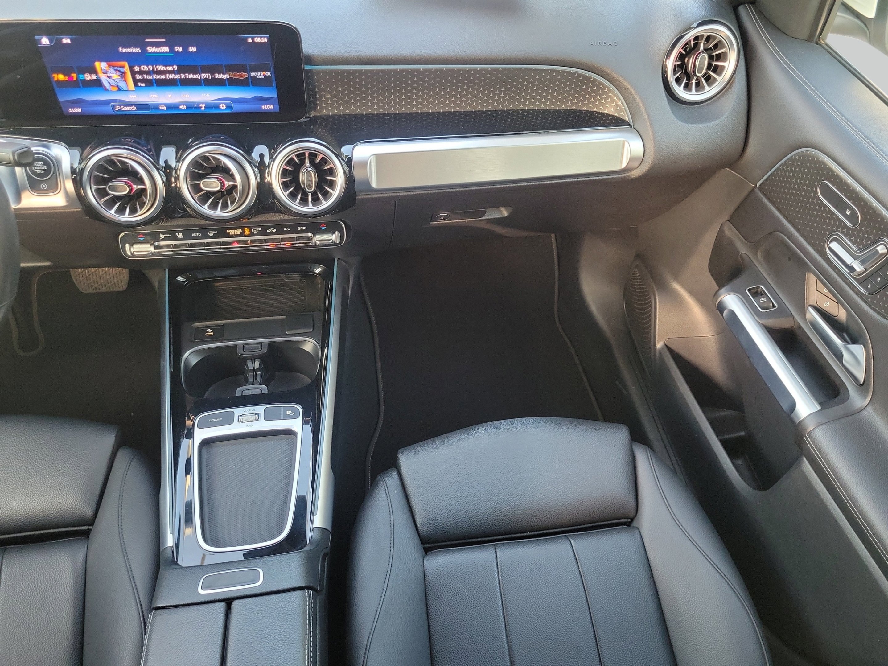 Used 2025 Polar White Mercedes-Benz GLB 250 image 14