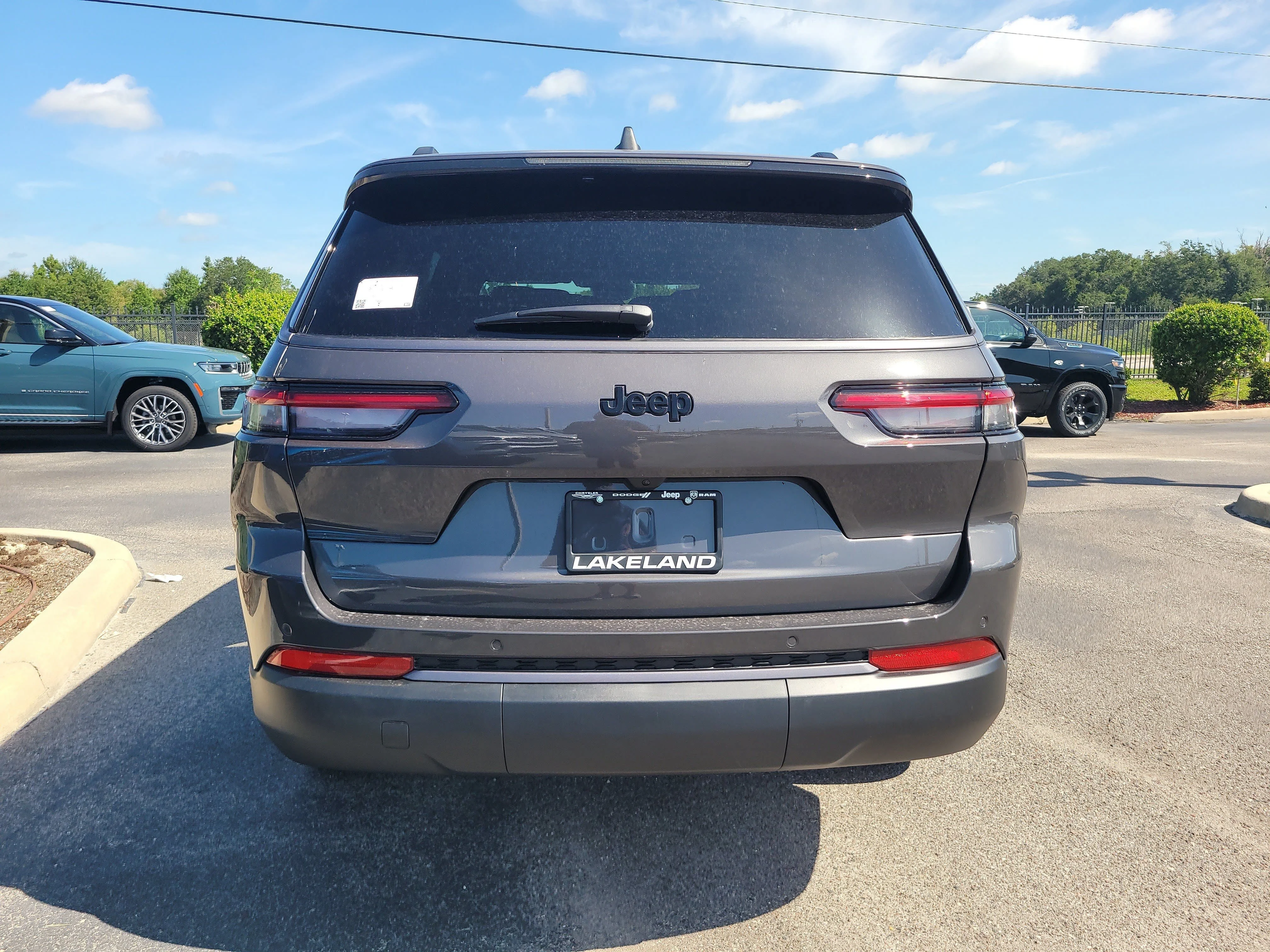New 2026 Baltic Gray Metallic Clearcoat Jeep Laredo Altitude image 7