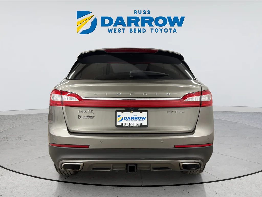 Used 2017 Gray Lincoln Reserve image 4