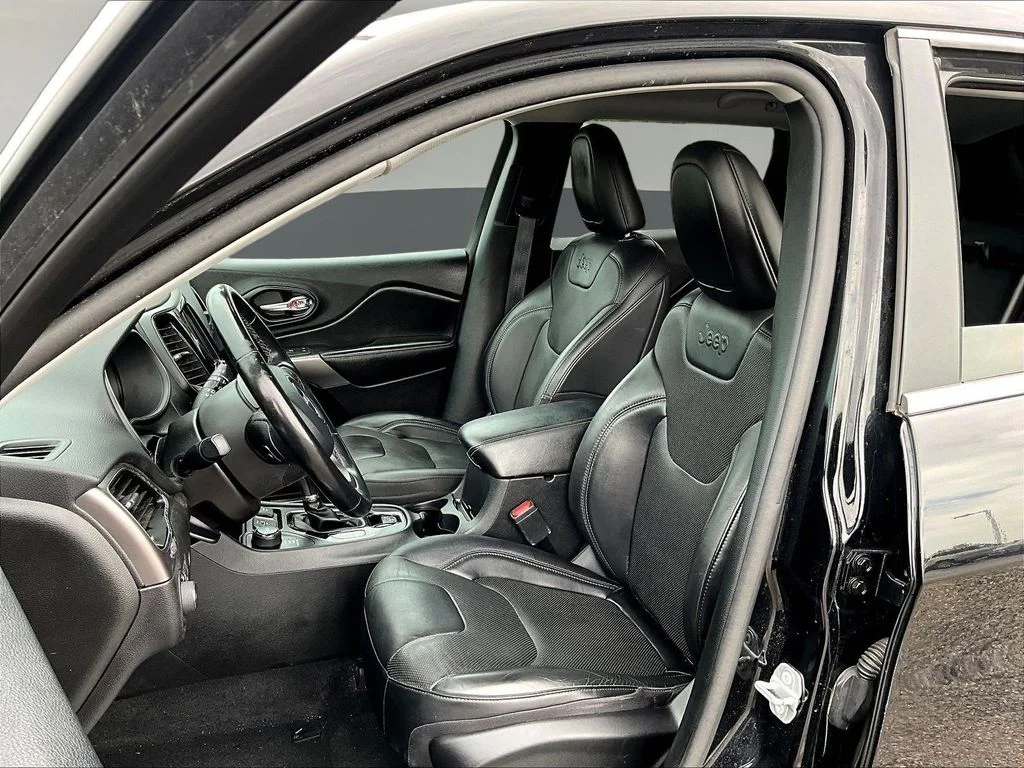 Used 2020 Black Jeep Limited image 24