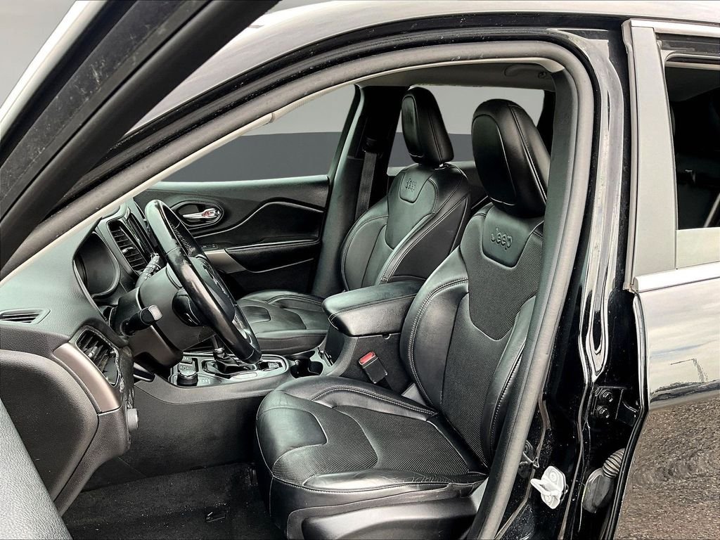 Used 2020 Black Jeep Limited image 24