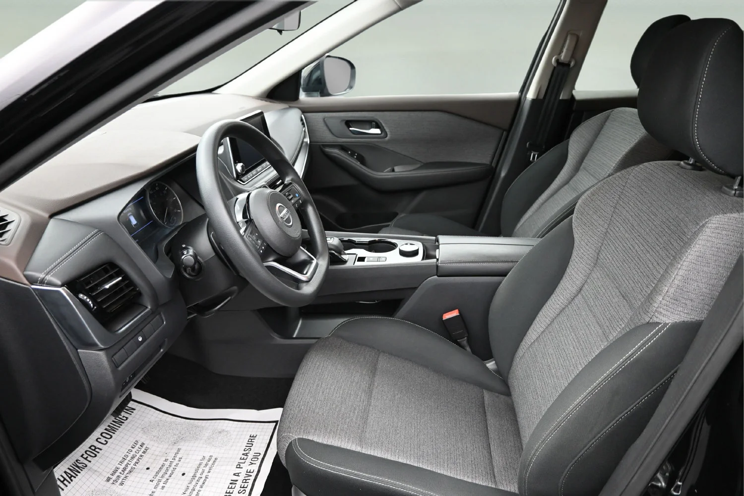 Used 2021 Black Nissan SV Intelligent AWD image 21