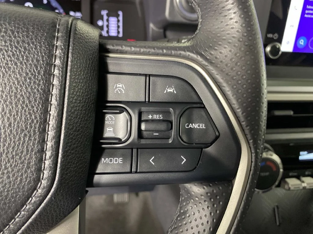 Used 2025 Cutting Edge Toyota SR5 image 15