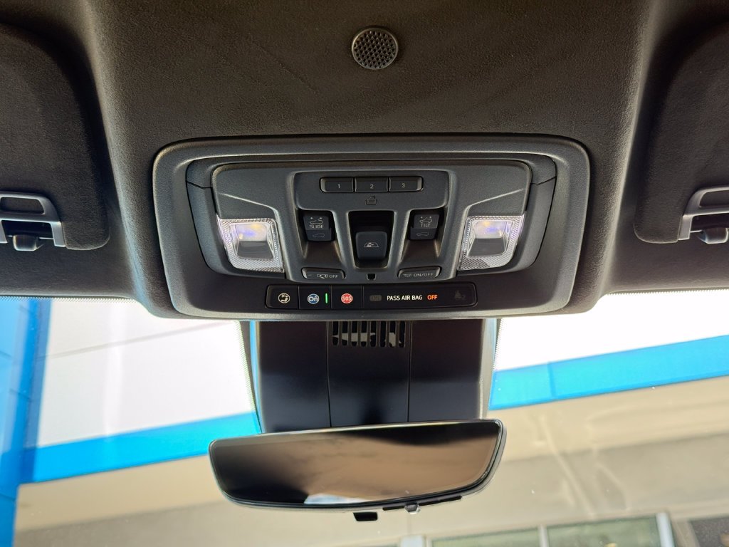 Used 2025 Onyx Black GMC Denali Ultimate image 22