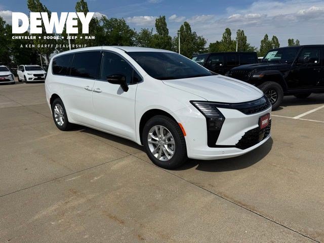 2027 Chrysler Pacifica Select AWD's photo