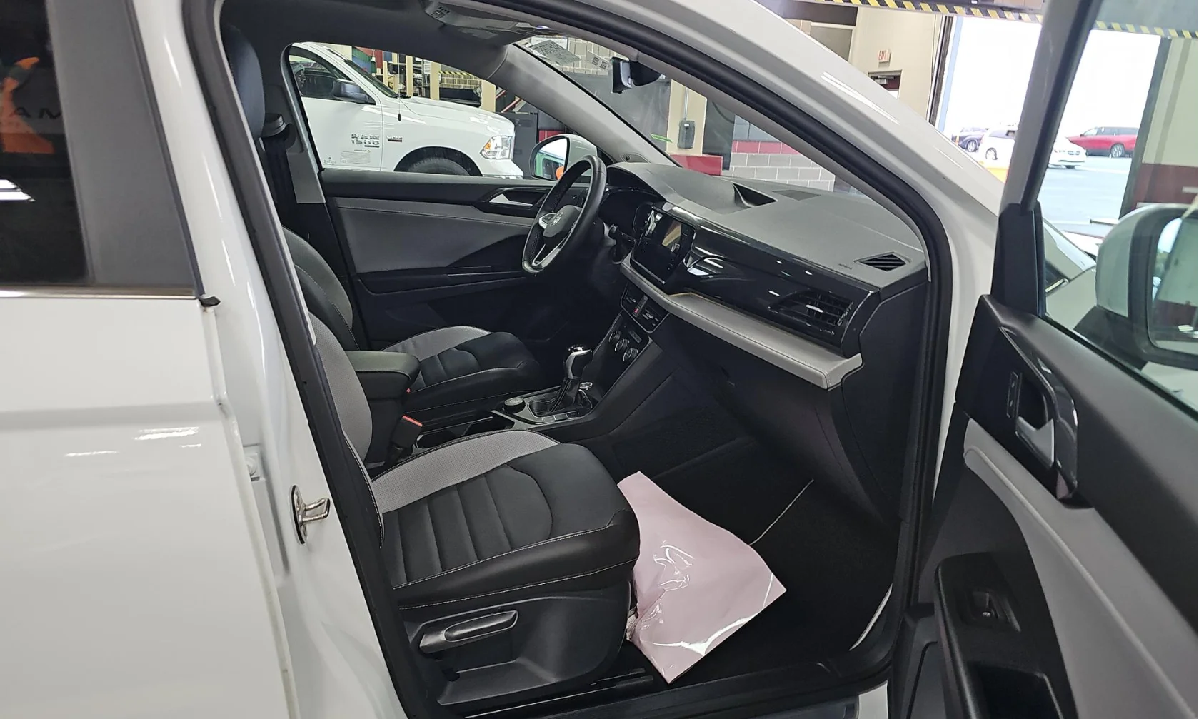 Used 2023 Pure White Volkswagen 1.5T SEL image 11