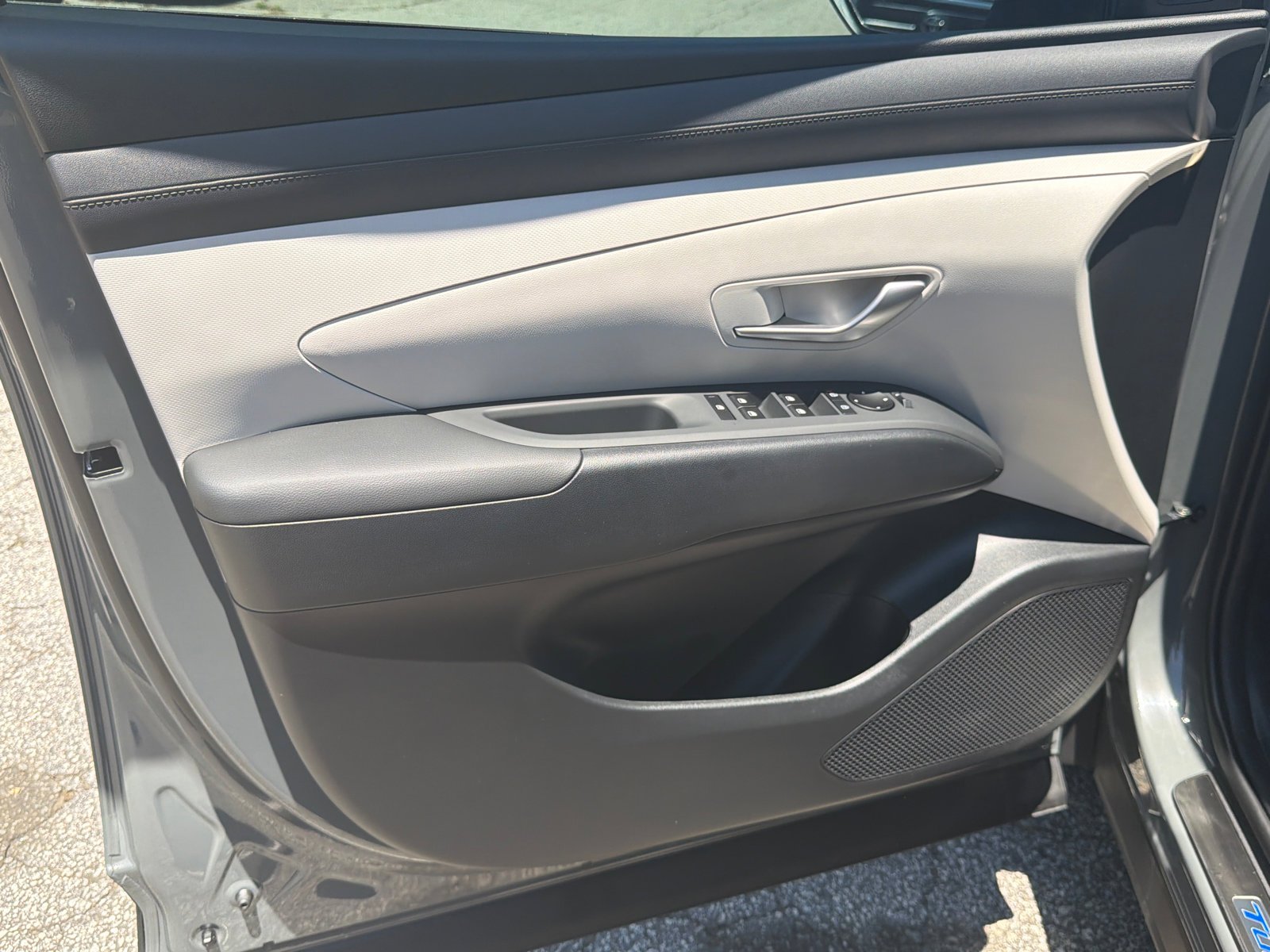 New 2026 Hampton Gray Hyundai SEL image 11