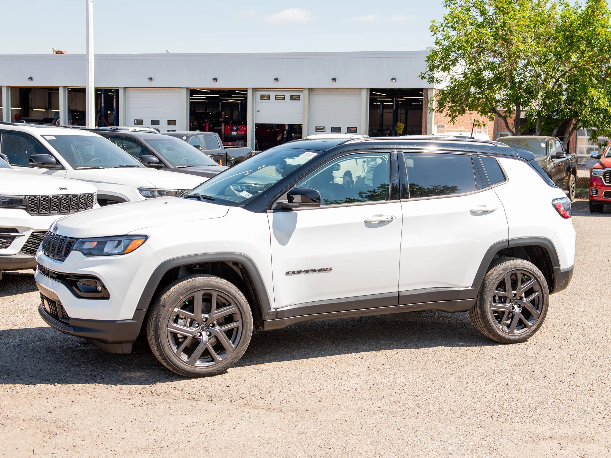 New 2026 White Jeep Limited* image 2