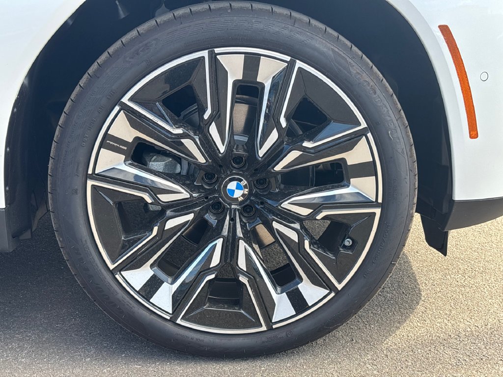 New 2026 Mineral White Metallic BMW 30 xDrive image 7