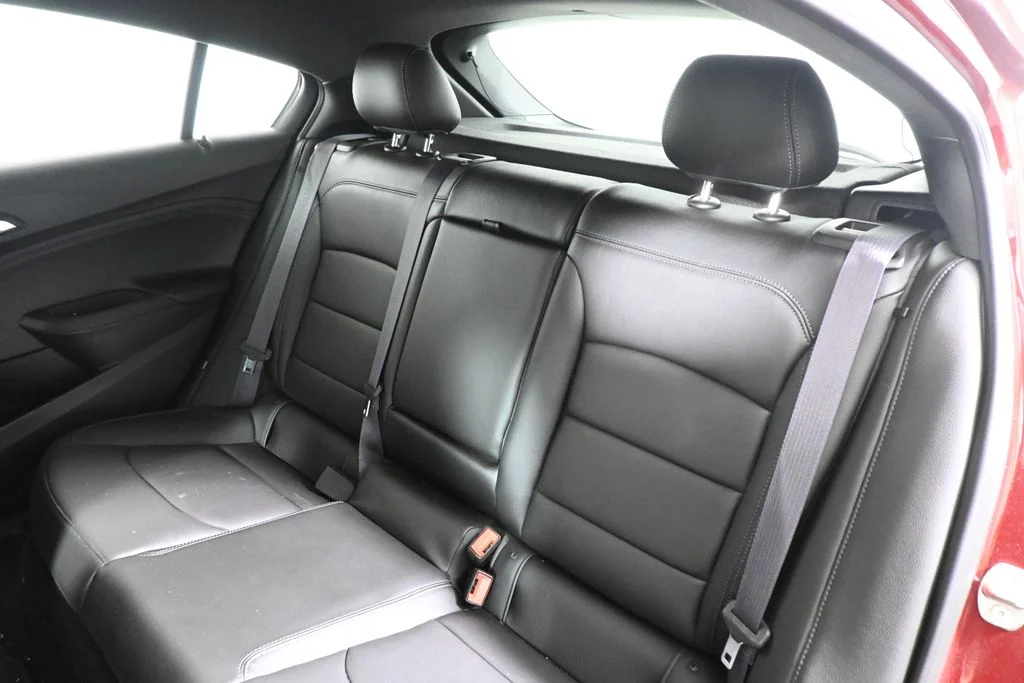 Used 2017 Red Chevrolet Premier image 4