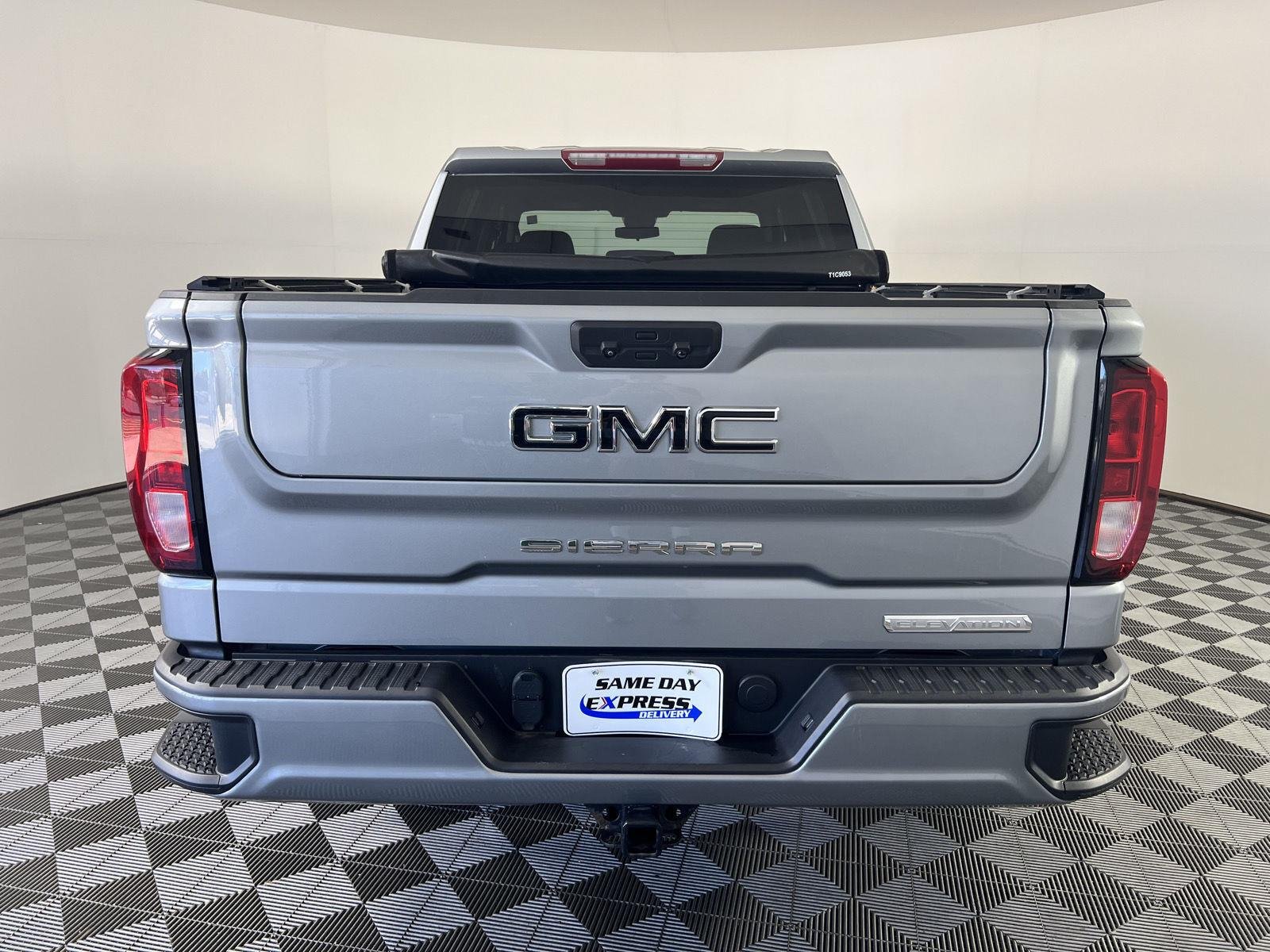Used 2023 Sterling Metallic GMC Elevation image 25