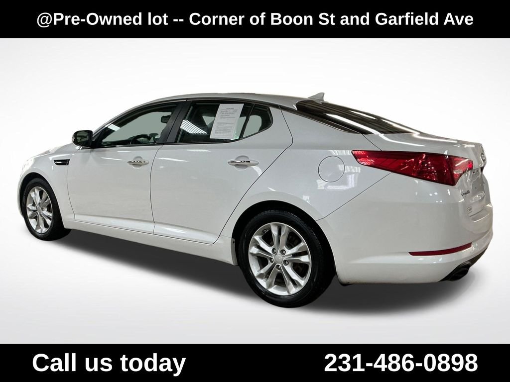 Used 2012 White Kia EX image 3